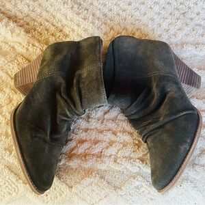 Splendid dark green Suede Ankle Booties
